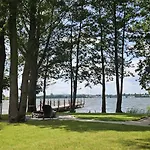 Nad Jeziorem - Wielkopolskie Mazury